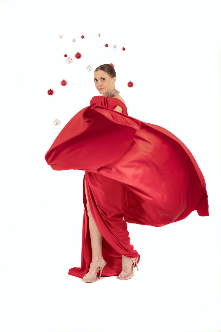 Vestido Cara Delevigne rojo largo en moulage